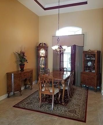 5th image of 644 Dubarry Ave S