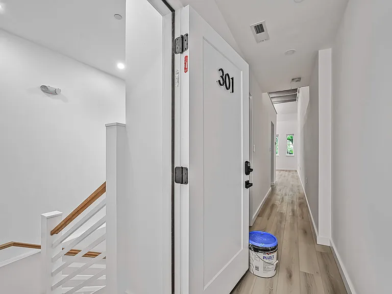 621 Florida Ave NW #301 — Photo 15