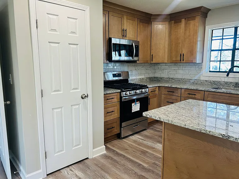 6165 Radford Dr — Photo 9