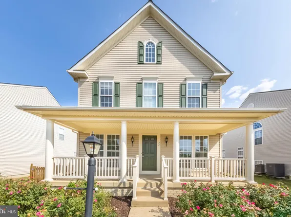 22 Lovett Dr, Lovettsville, VA 20180