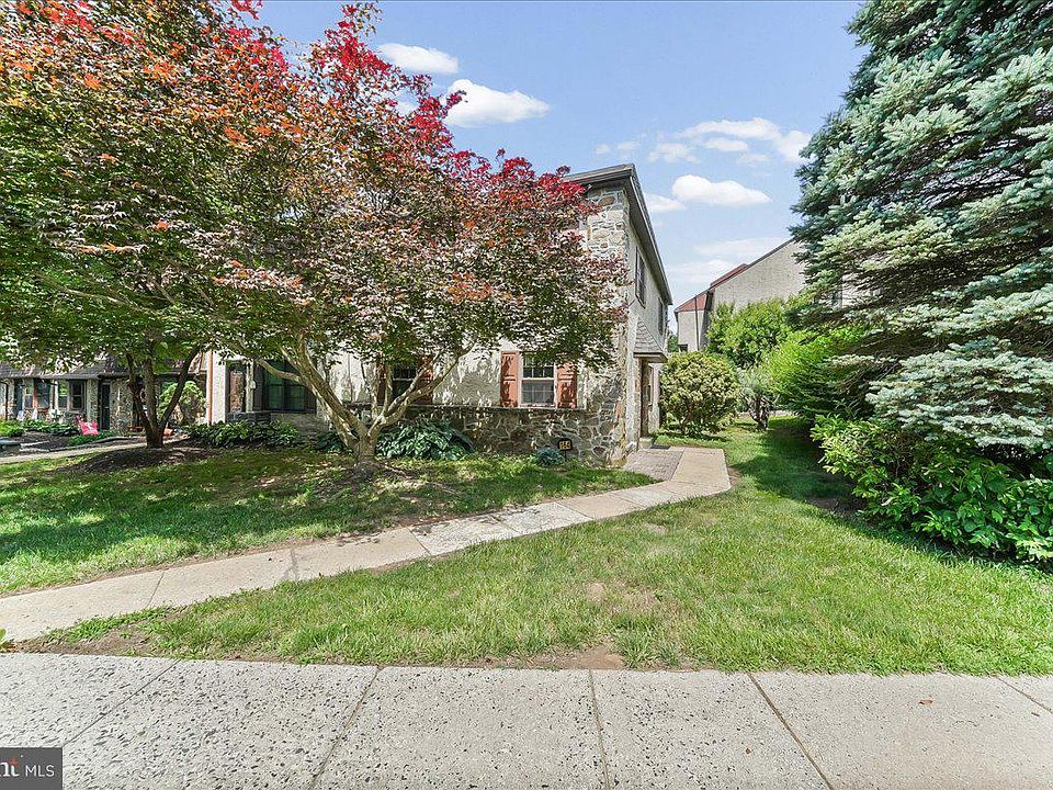 1st image of 164 Weedon Ct #164
