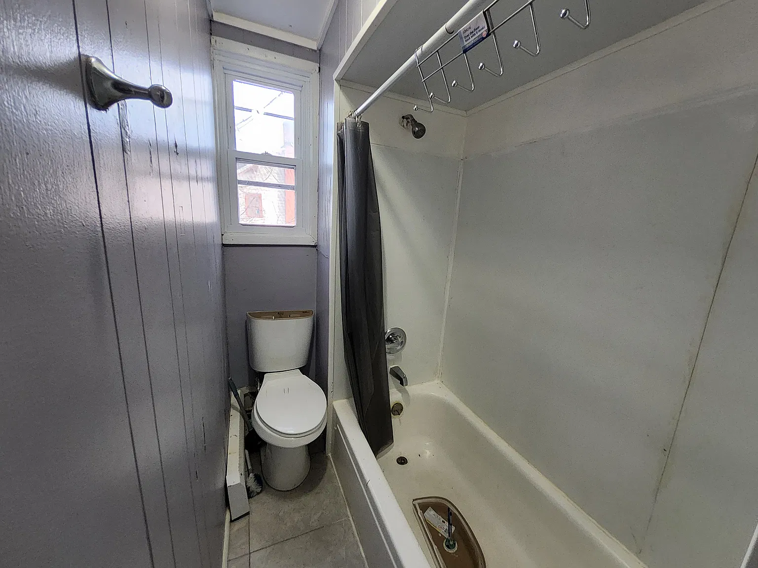 Studio, 300 sqft, $700 — Photo 4