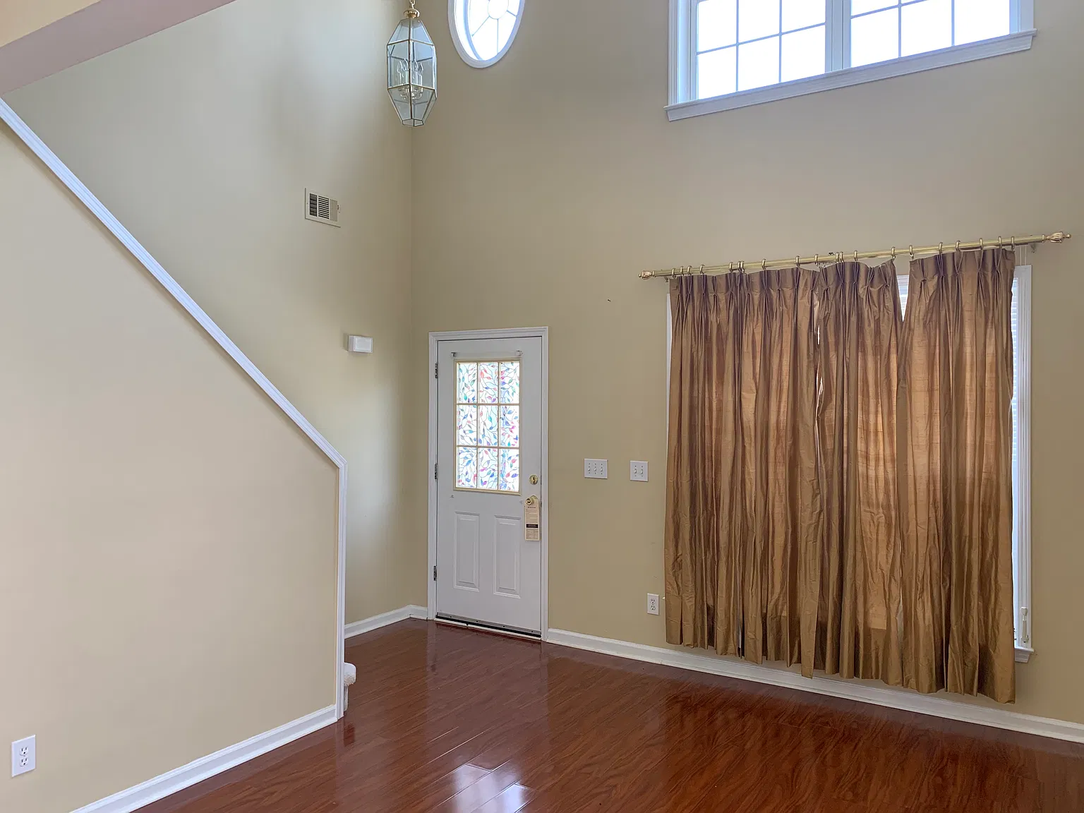 3 bed, 2.5 bath, 1486 sqft, $2,200 — Photo 2