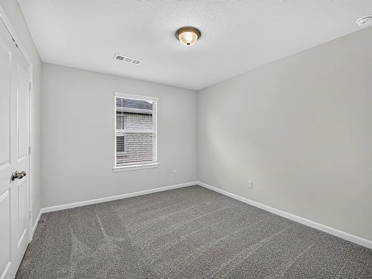 1421 Marcella Ln — Photo 12