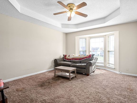 5th image of 229 Golden Pond Ave
