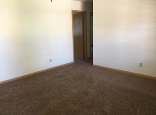 433 S 24th St, Clinton, OK 73601