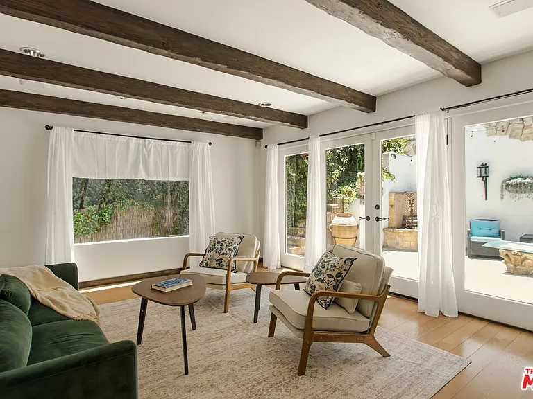 1407 N Beverly Dr — Photo 12