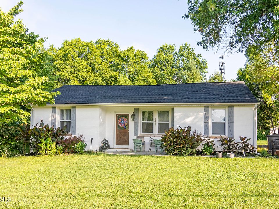 1st image of 1601 Charles Dr