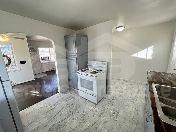 3490 W Tennessee Ave — Photo 7