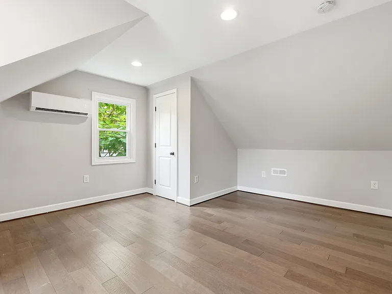 10 Birch Ave — Photo 11