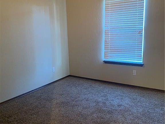 4th image of 805 SW 160th St