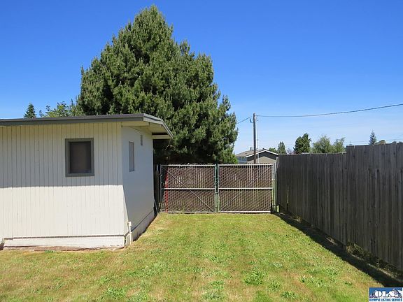 5th image of 2217 E 6th Ave