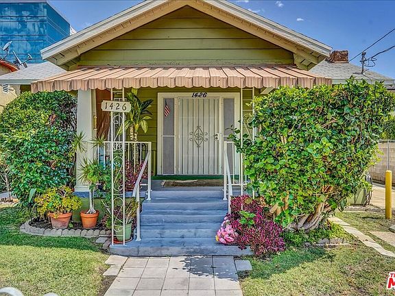 2nd image of 1424 N Mariposa Ave