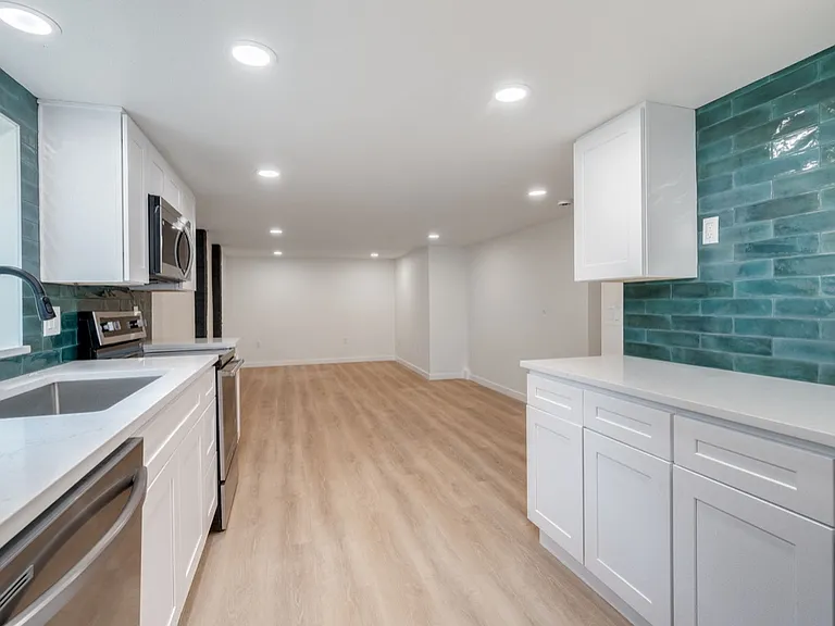 118 NE 74th Ave #B — Photo 2