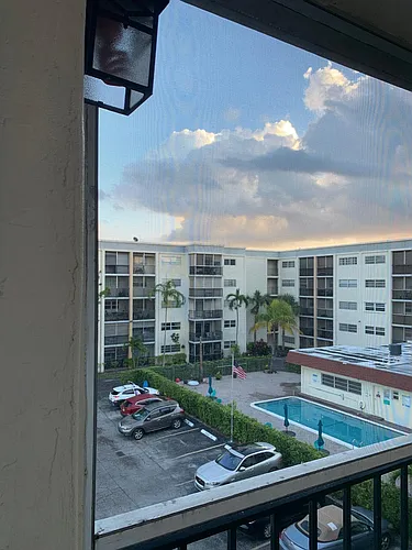 220 SW 9th Ave Photo 1