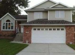 352 Manchester Ct, Griffith, IN 46319