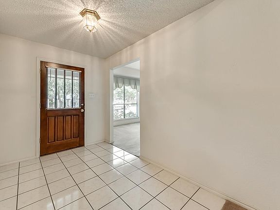 3rd image of 3413 Pinemont Dr