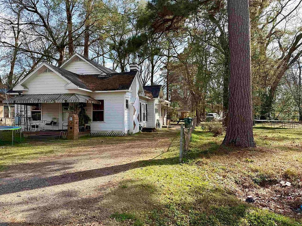 2nd image of 2700 Maddox St