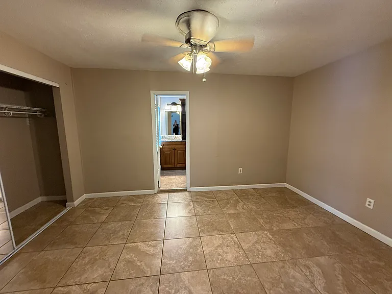 6014 Southern Comfort Blvd — Photo 10