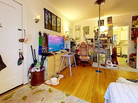 3rd image of 4608-12 N Hermitage Ave #4610-1W
