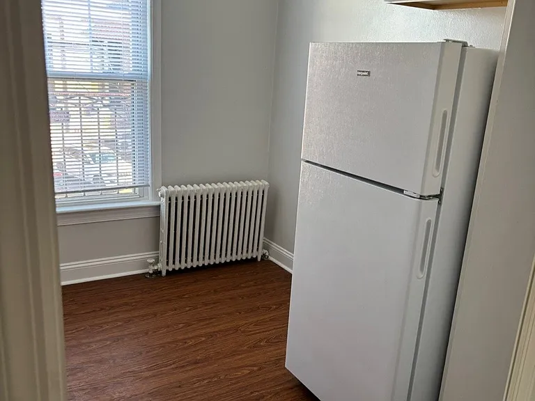 Maple Gardens Apartments — Photo 8