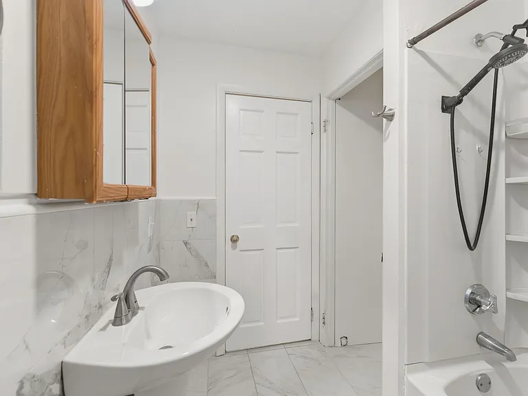 85 Parade St #1R — Photo 5
