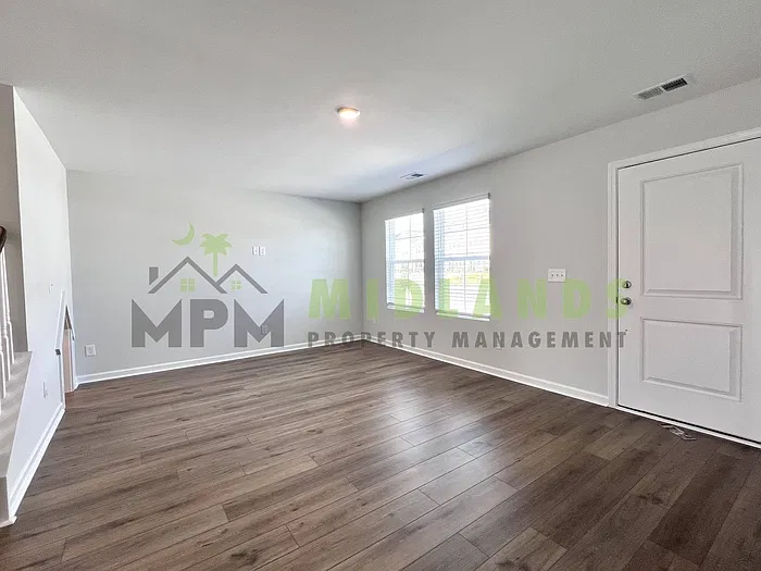 3 bed, 2.5 bath, 1288 sqft, $1,899 — Photo 2