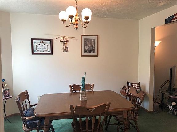 4th image of 1069 Cranston Dr