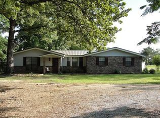 880 Ovett Moselle Rd, Ellisville, MS 39437