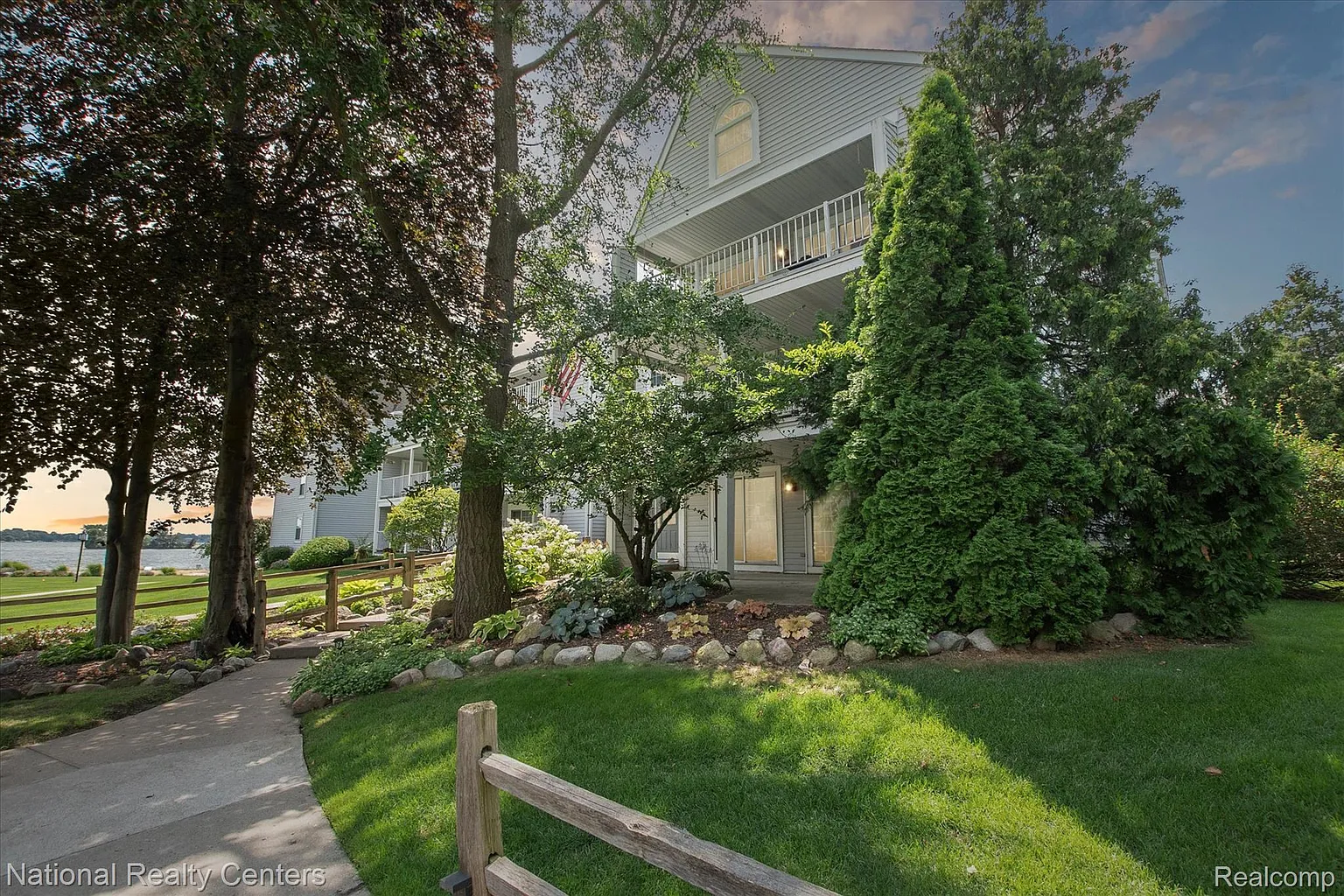 3559 Port Cove Dr APT 17 photo 1