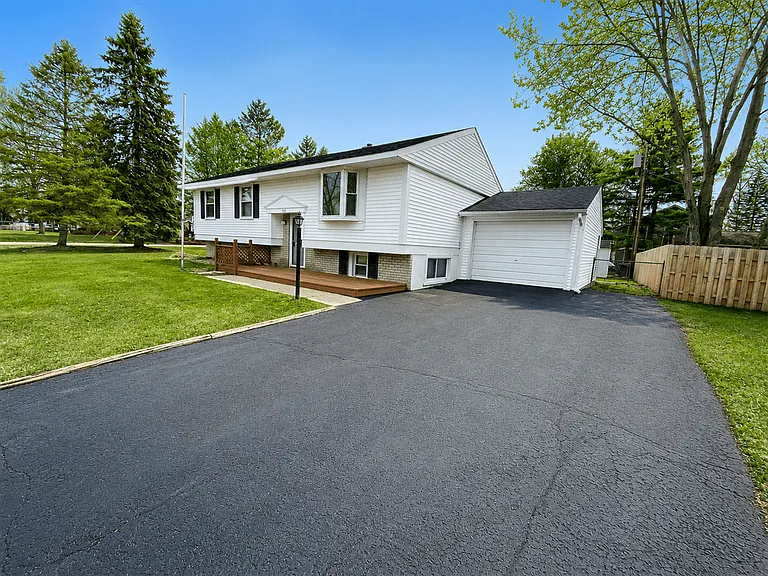 857 Glenn Ct — Photo 18