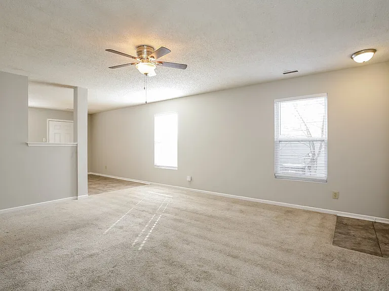 10860 Wymm Ln — Photo 3