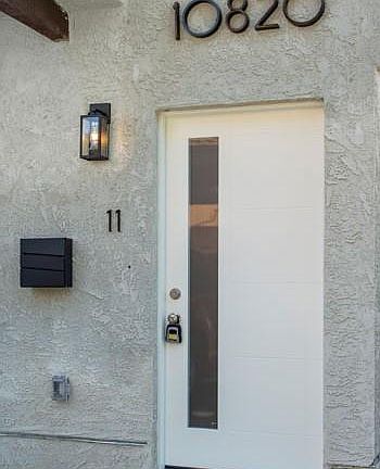 2nd image of 10820 Morrison St #11