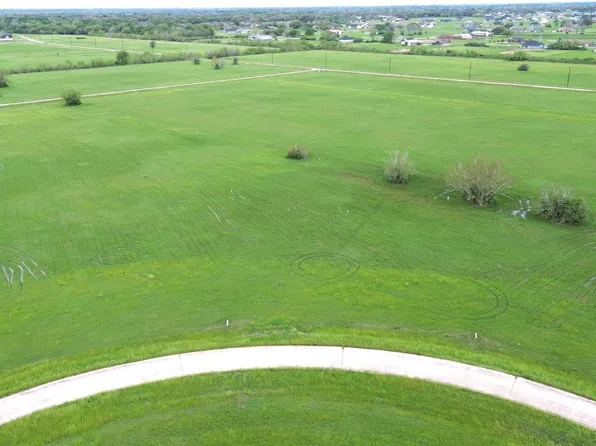 504 Brahman Trl, Angleton, TX 77515