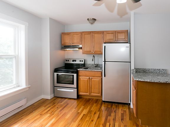 2nd image of 7450 N Greenview Ave APT 42