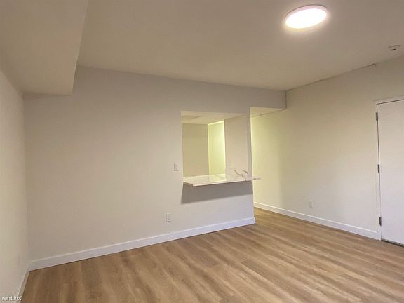 landlord_unit_photo_69026241_5