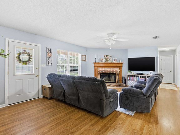 3rd image of 108 Summerwind Cir E