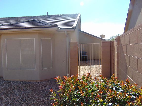 3rd image of 1580 W Songbird Dr