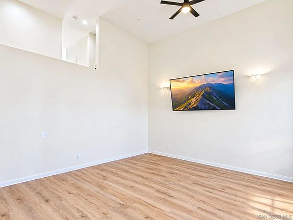 3rd image of 274 Vermont Ct
