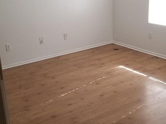 4th image of 16018 W Carmen Dr