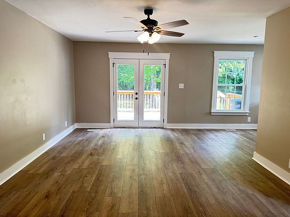 3rd image of 1564 Mary Beth Ln