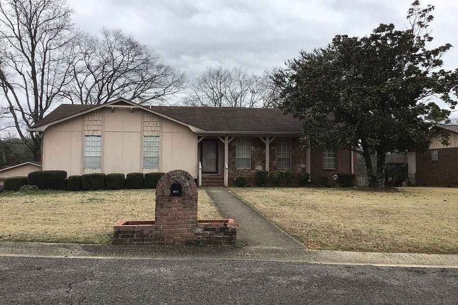 1st image of 807 Tuscumbia Dr