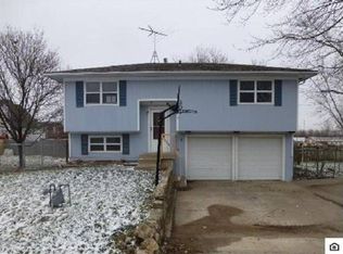 301 W South St, Spring Hill, KS 66083