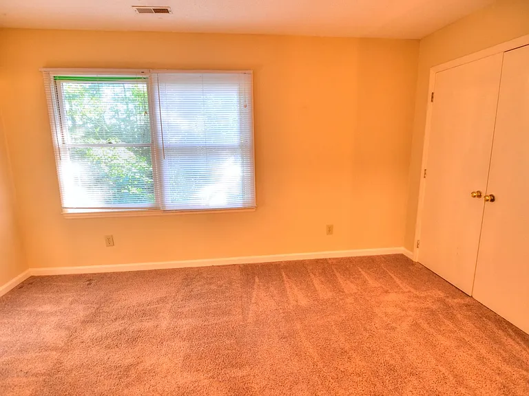 110 S Peak Dr — Photo 13
