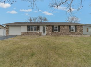 621 Oxbow Rd, Valparaiso, IN 46385