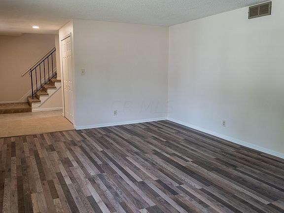 4th image of 599 Dunoon Dr