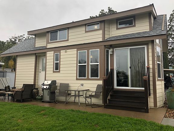 2nd image of 26 Shady Oaks Dr