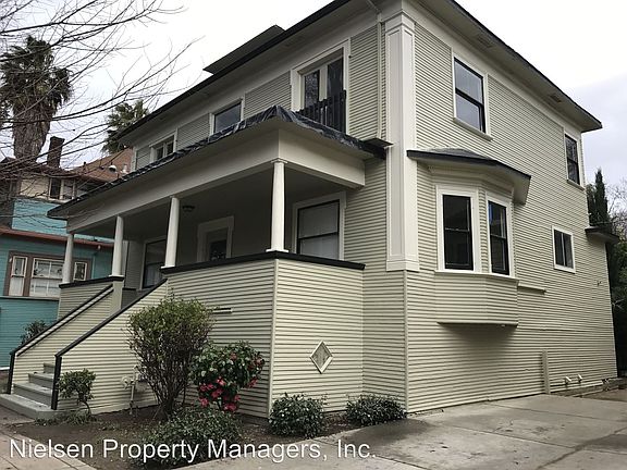 3rd image of 711 18th St APT 01