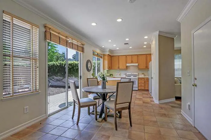 885 Windsor Hills Cir — Photo 9