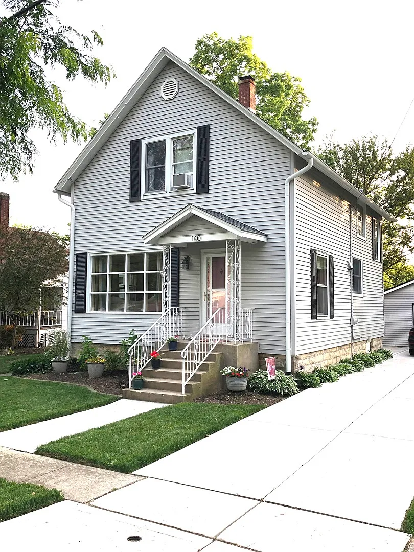 140 S Maple St photo 1